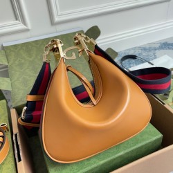 Gucci Attache Medium Shoulder Bag in Orange Leather