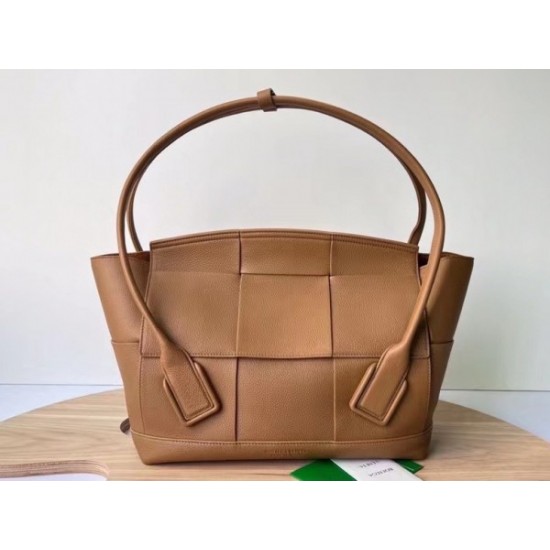 Bottega Veneta Arco Medium Bag In Caramel Grained Leather