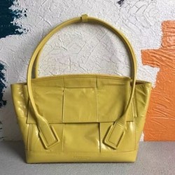 Bottega Veneta Arco Medium Bag In Mirabelle Intrecciato Leather