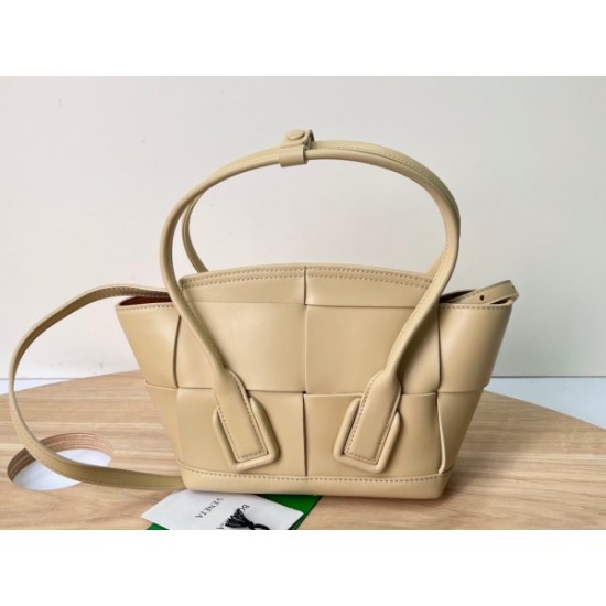 Bottega Veneta Mini Arco Bag In Beige Intrecciato Calfskin