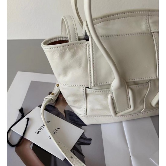 Bottega Veneta Mini Arco Bag In White Intrecciato Leather