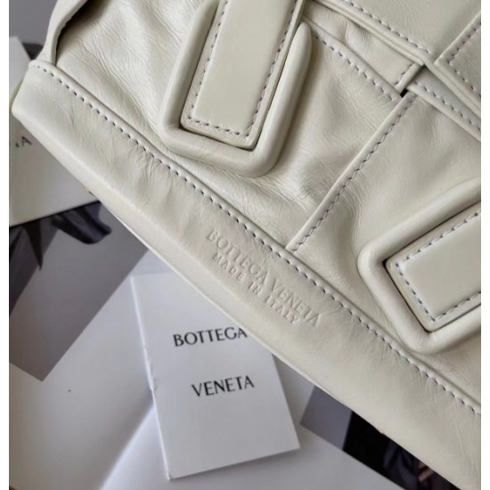 Bottega Veneta Mini Arco Bag In White Intrecciato Leather