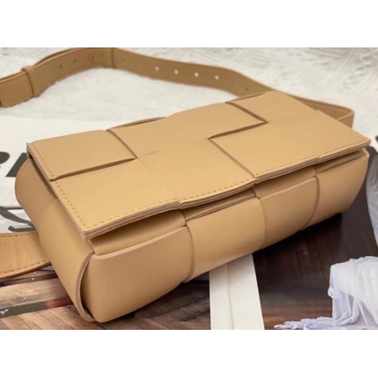 Bottega Veneta Cassette Belt Bag In Beige Intrecciato Leather