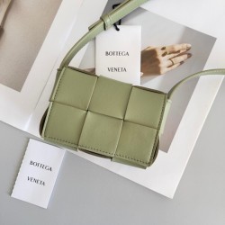 Bottega Veneta Candy Cassette Bag In Travertine Lambskin