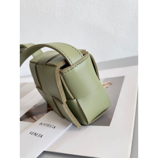 Bottega Veneta Candy Cassette Bag In Travertine Lambskin