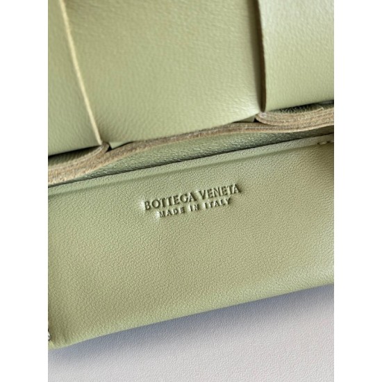 Bottega Veneta Candy Cassette Bag In Travertine Lambskin