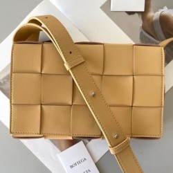 Bottega Veneta Cassett Bag In Beige Intrecciato Lambskin