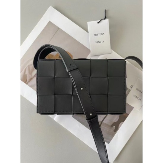 Bottega Veneta Cassett Bag In Black Intrecciato Lambskin