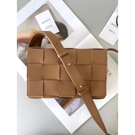 Bottega Veneta Cassett Bag In Caramel Intrecciato Lambskin