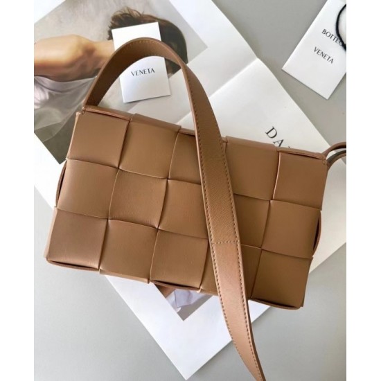 Bottega Veneta Cassett Bag In Caramel Intrecciato Lambskin