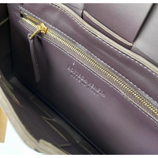 Bottega Veneta Cassett Bag In Grape Intrecciato Lambskin