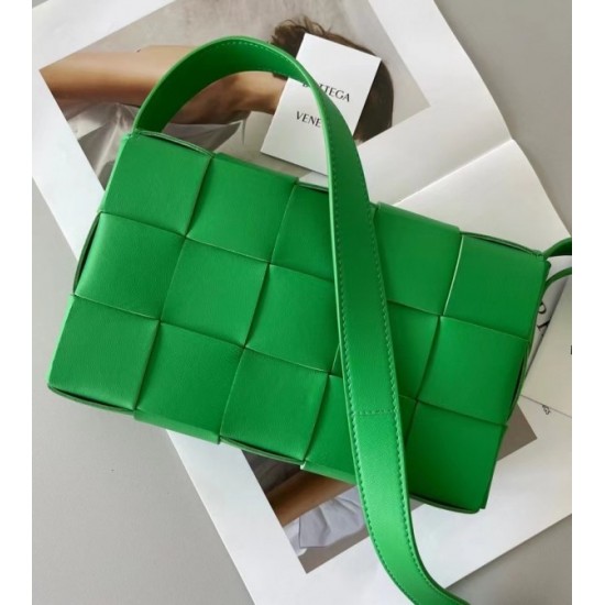 Bottega Veneta Cassett Bag In Green Intrecciato Lambskin