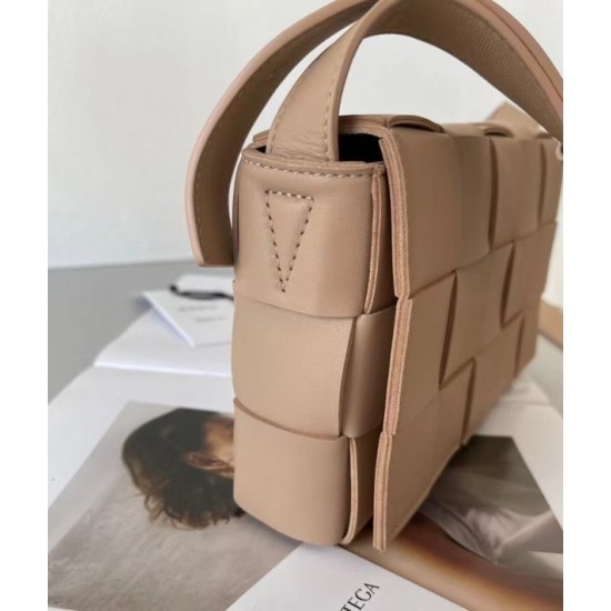 Bottega Veneta Cassett Bag In Porridge Intrecciato Lambskin