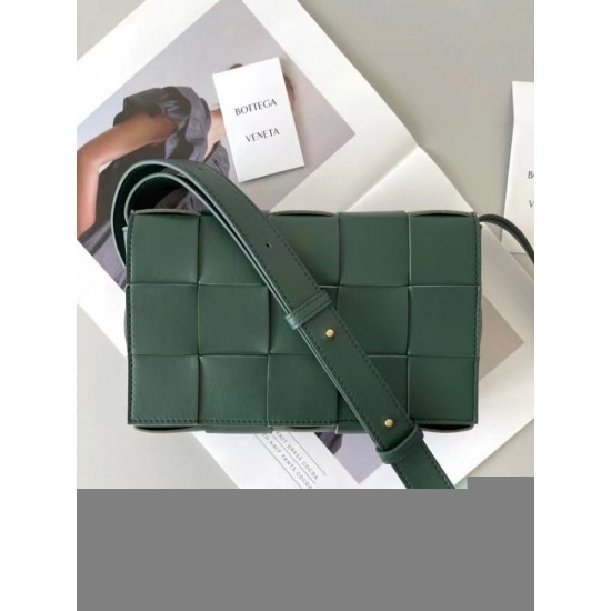 Bottega Veneta Cassett Bag In Raintree Intrecciato Lambskin