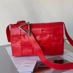 Bottega Veneta Cassett Bag In Red Wrinkled Calfskin