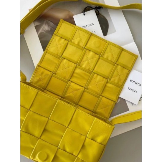 Bottega Veneta Cassett Bag In Yellow Wrinkled Calfskin