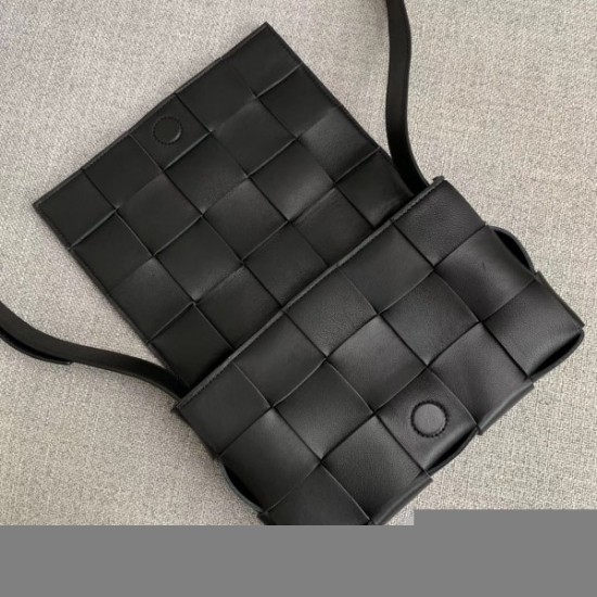 Bottega Veneta Cassette Bag In Black Lambskin