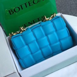 Bottega Veneta Chain Cassette Bag In Blue Calfskin