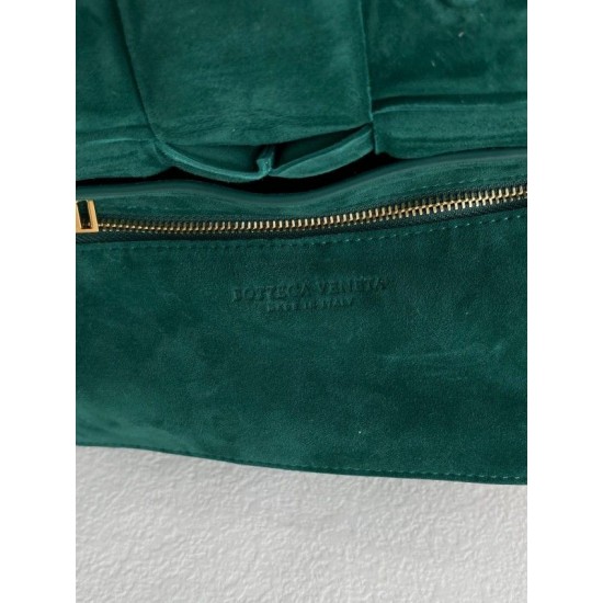 Bottega Veneta Chain Cassette Bag In Emerald Green Suede