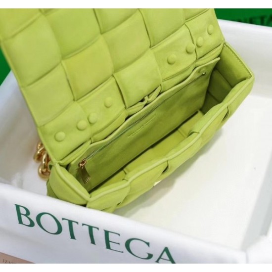 Bottega Veneta Chain Cassette Bag In Kiwi Suede