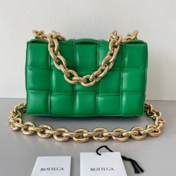 Bottega Veneta Chain Cassette Bag In Parakeet Lambskin