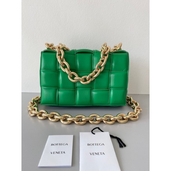 Bottega Veneta Chain Cassette Bag In Parakeet Lambskin