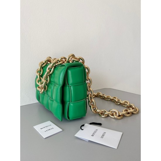 Bottega Veneta Chain Cassette Bag In Parakeet Lambskin