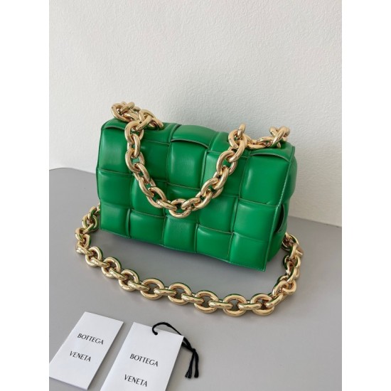 Bottega Veneta Chain Cassette Bag In Parakeet Lambskin