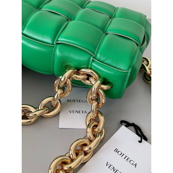 Bottega Veneta Chain Cassette Bag In Parakeet Lambskin