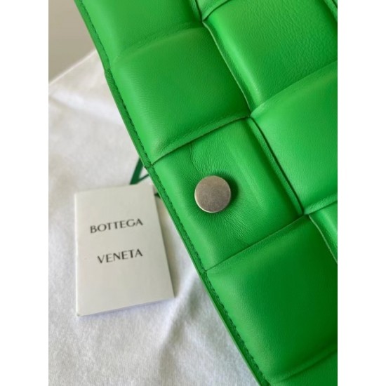 Bottega Veneta Padded Cassette Bag In Green Lambskin