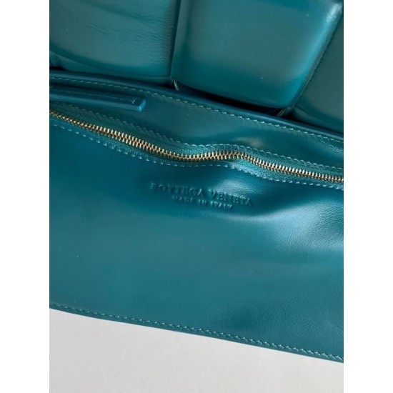 Bottega Veneta Padded Cassette Bag In Mallard Lambskin