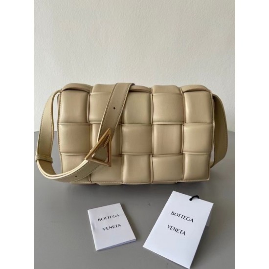 Bottega Veneta Padded Cassette Bag In Porridge Lambskin