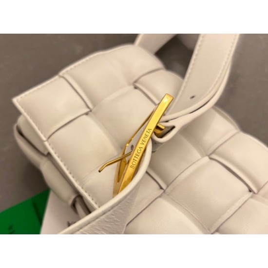 Bottega Veneta Padded Cassette Bag In White Lambskin