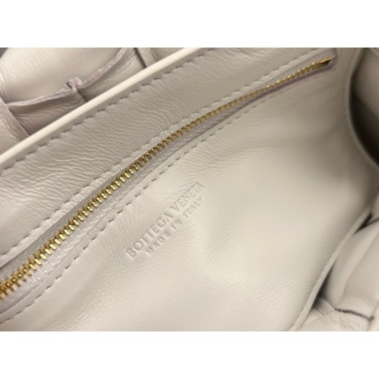 Bottega Veneta Padded Cassette Bag In White Lambskin