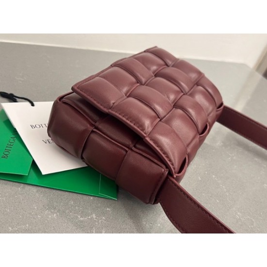 Bottega Veneta Small Padded Cassette Bag In Barolo Lambskin