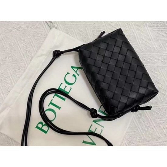 Bottega Veneta Small Loop Bag In Black Intrecciato Lambskin