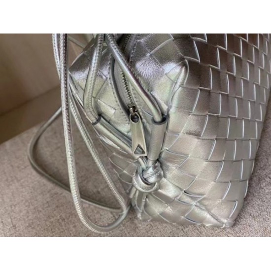 Bottega Veneta Small Loop Bag In Silver Intrecciato Lambskin