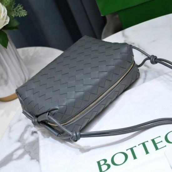 Bottega Veneta Small Loop Bag In Thunder Intrecciato Lambskin