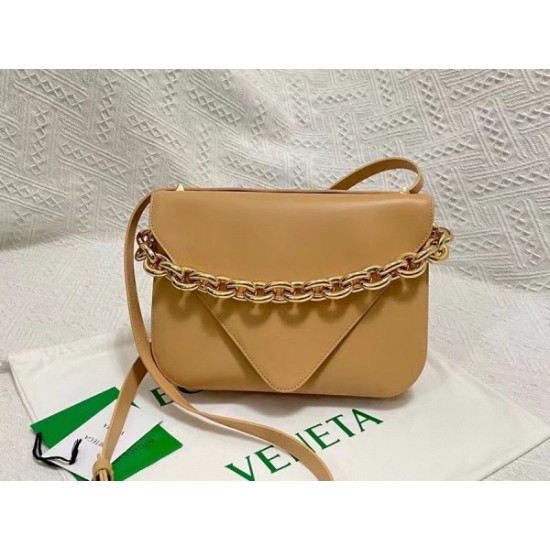 Bottega Veneta Mount Medium Envelope Bag In Almond Calfskin