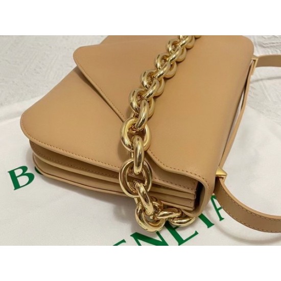 Bottega Veneta Mount Medium Envelope Bag In Almond Calfskin