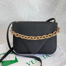 Bottega Veneta Mount Medium Envelope Bag In Black Leather