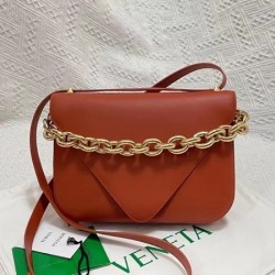 Bottega Veneta Mount Medium Envelope Bag In Maple Calfskin