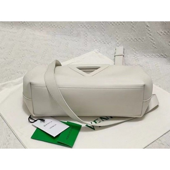 Bottega Veneta Medium Point Top Handle Bag In White Leather