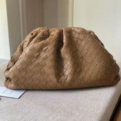 Bottega Veneta Large Pouch Clutch In Caramel Intrecciato Lambskin