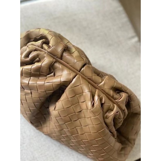 Bottega Veneta Large Pouch Clutch In Caramel Intrecciato Lambskin