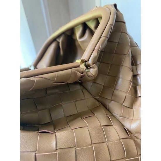 Bottega Veneta Large Pouch Clutch In Caramel Intrecciato Lambskin