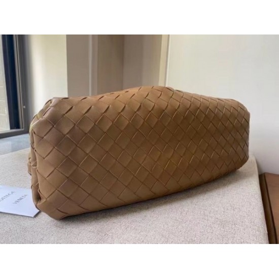 Bottega Veneta Large Pouch Clutch In Caramel Intrecciato Lambskin