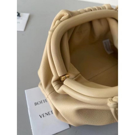 Bottega Veneta Mini Pouch In Beige Calfskin