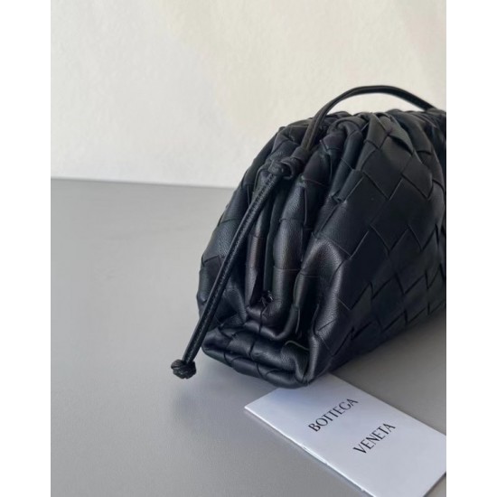 Bottega Veneta Mini Pouch In Black Intrecciato Lambskin