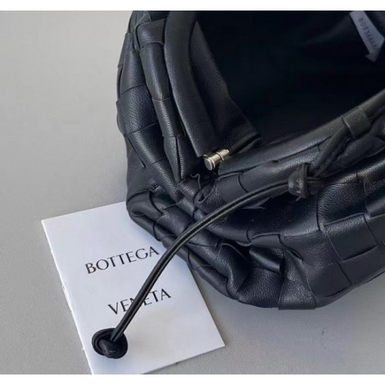 Bottega Veneta Mini Pouch In Black Intrecciato Lambskin